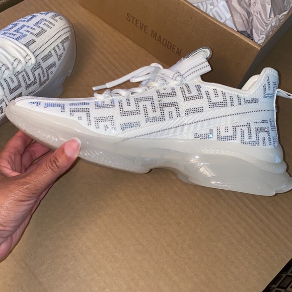 Steve Madden Sneakers - Picture 4 of 10